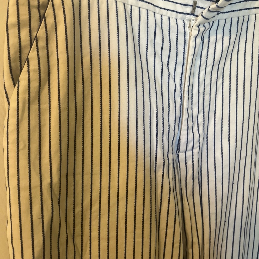Karen Kane White/blue Nautical Cropped  Pants, Front Pockets 4, Great Condition